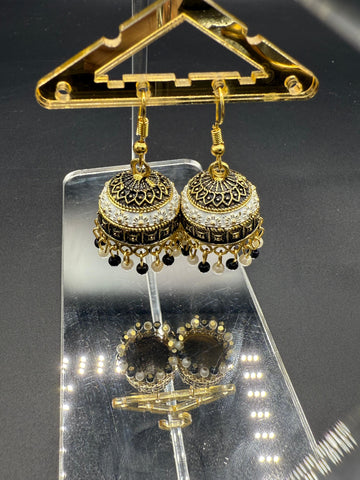 Black& White Elegant jhumki
